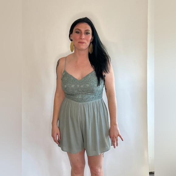 Crochet Busted Romper with Back Tie Detail, Various Sizes, NWT - Picture 2 of 3